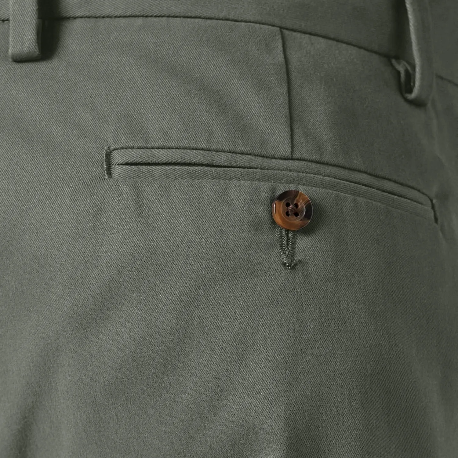 Amazon Essentials Men's Classic-Fit Wrinkle-Resistant Flat-Front Chino Pant (Available in Big & Tall)